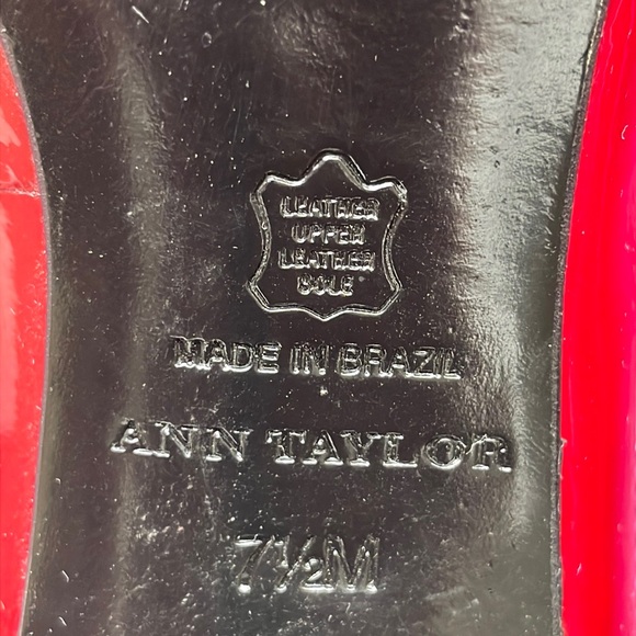 Ann Taylor Peep Toe Patent Leather Red Platform Heel Pump/black piping. Size 7.5 - Picture 9 of 17
